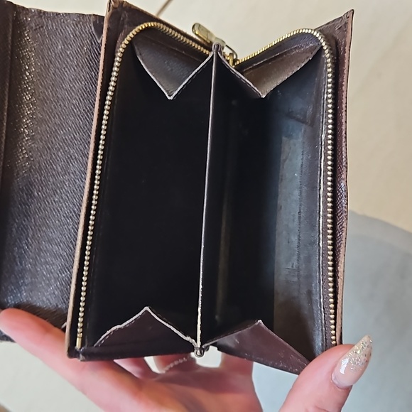 Louis Vuitton Damier Ebne Bifold Wallet - Picture 9 of 12